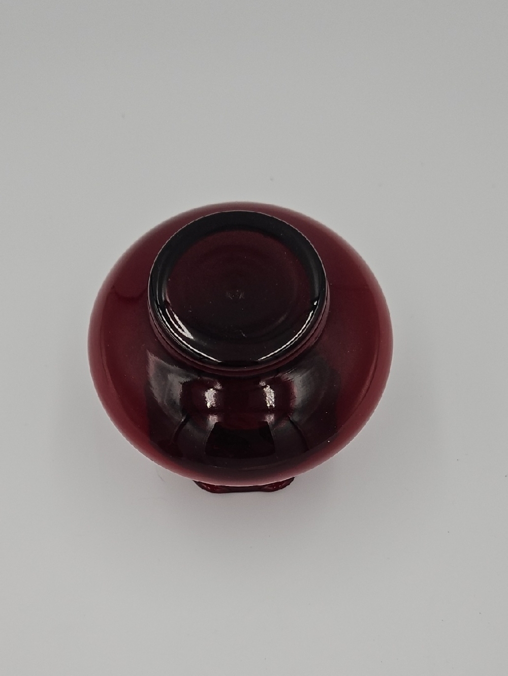 Red Vase - Picture 3 of 3